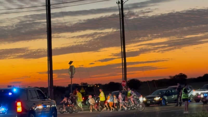 Park Hill Elementary students, parents and teachers participate in National Walk, Bike & Roll...