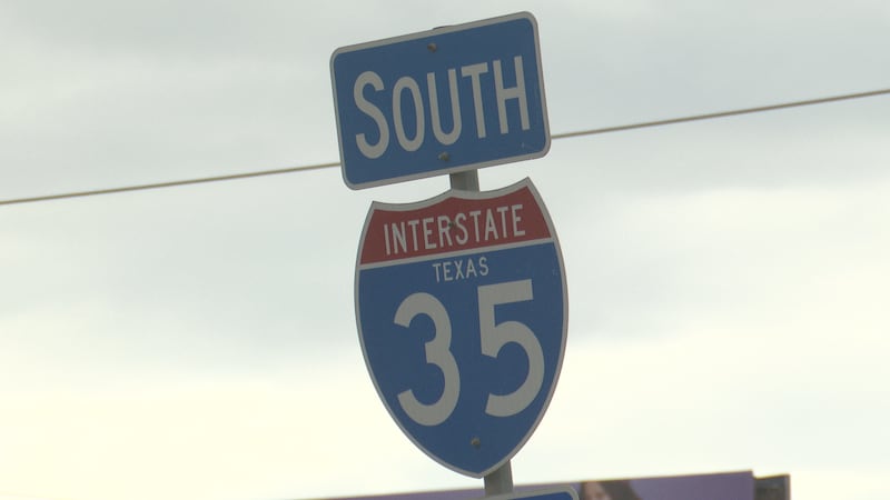 Interstate 35 South sign