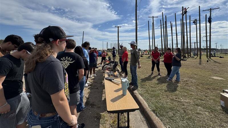 TSTC Waco hosts electrical showcase for area high school students