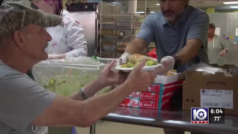 Meals on Wheels Waco served more than 400 meals on Christmas Eve 2025.