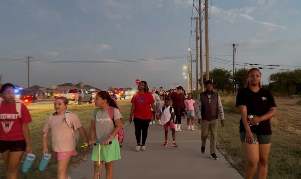 Park Hill Elementary students, parents and teachers participate in National Walk, Bike & Roll...