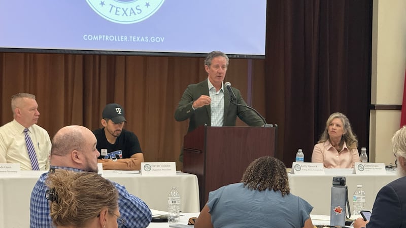 Acting Texas Comptroller Kelly Hancock Presents Transparency Stars to City of Bellmead