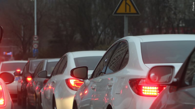 PHOTO: Cars in traffic, Photo Date: 3/26/2015 Credit: Pixabay