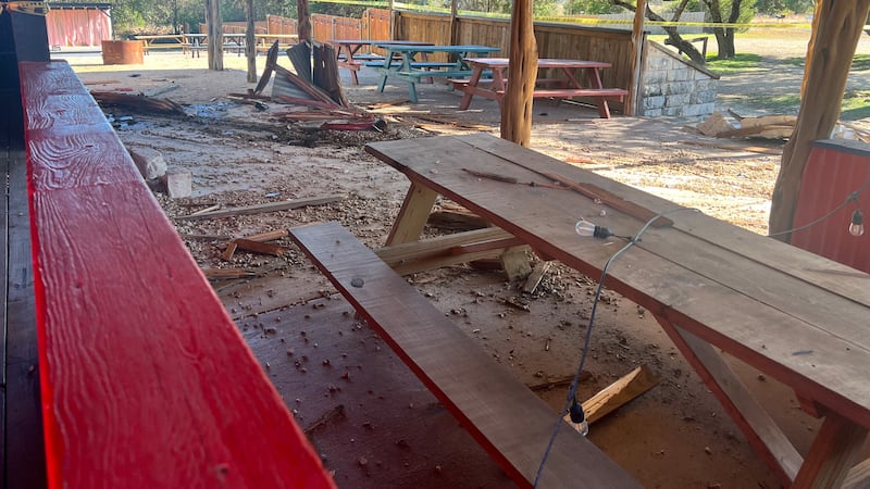 Killeen BBQ restaurant cleaning up after car crashes into outdoor patio