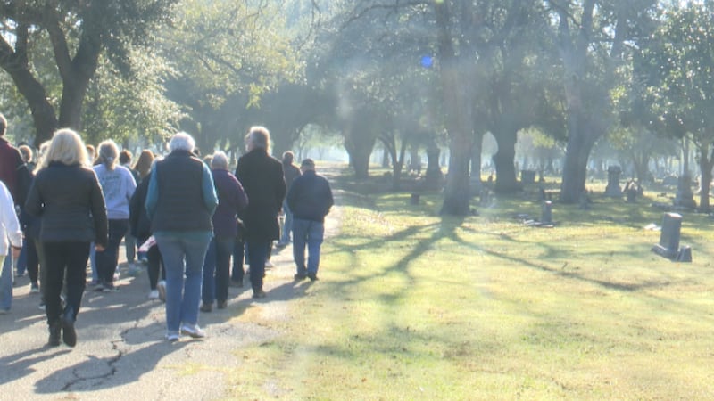 Waco Walks visits notable women of Waco buried at Oakwood Cemetery